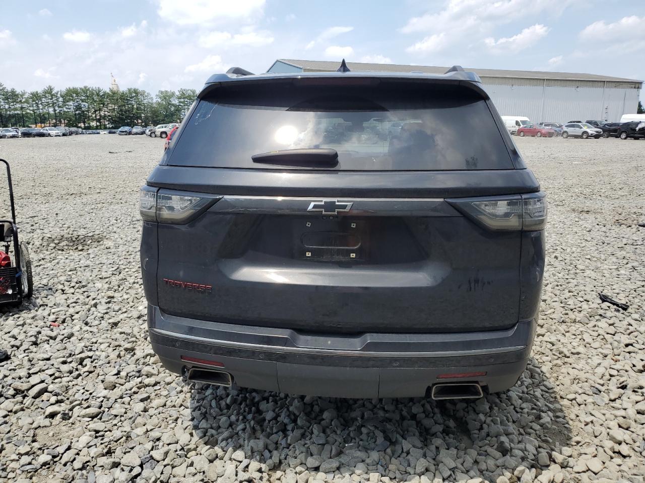 2018 Chevrolet Traverse Premier VIN: 1GNEVJKW1JJ281811 Lot: 62725705
