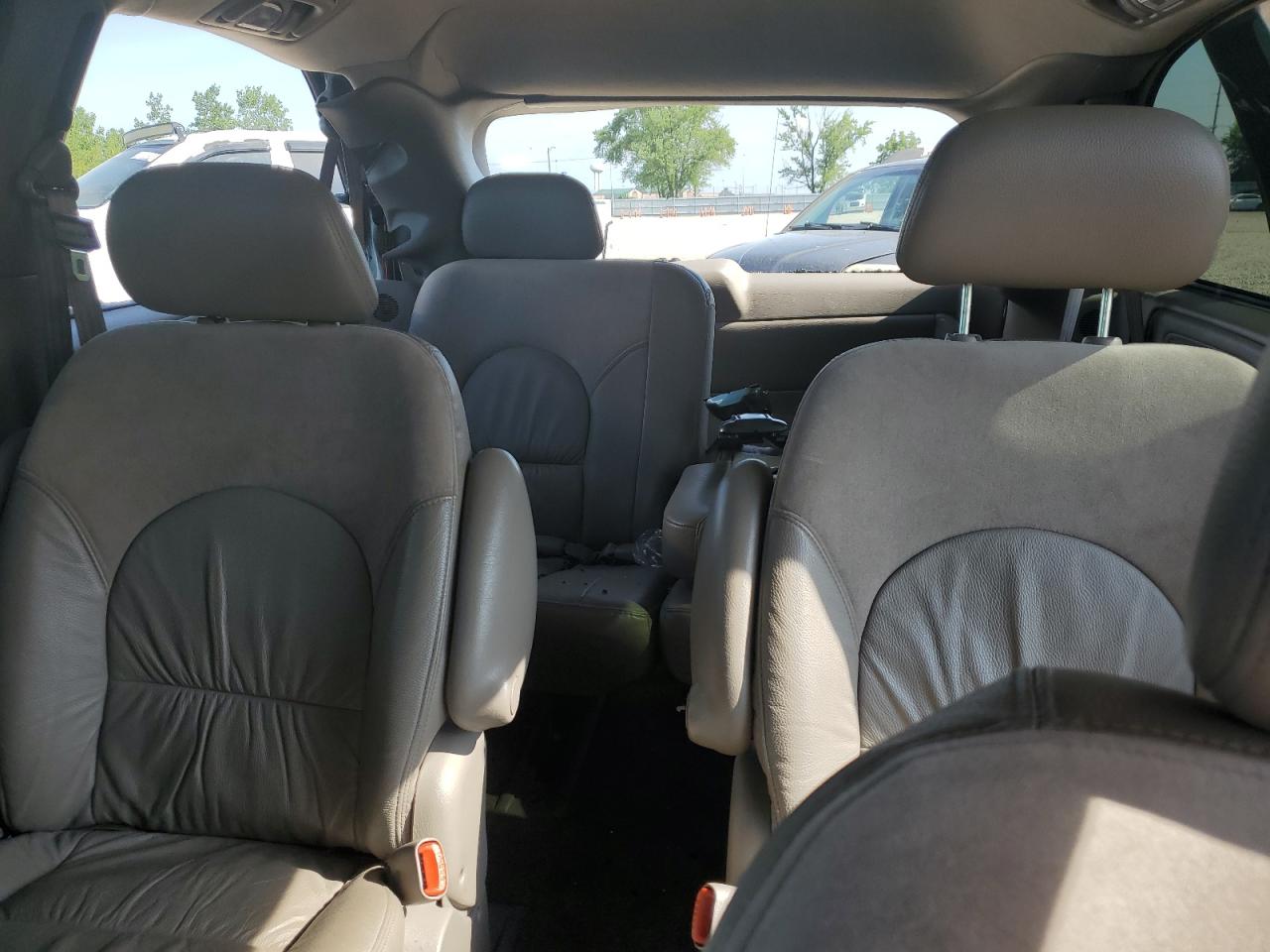 2003 Chrysler Town & Country Limited VIN: 2C8GP64L23R107125 Lot: 60064945