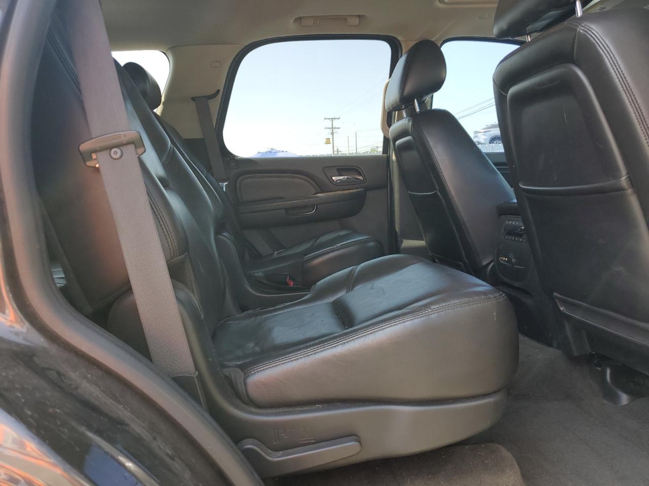 2010 GMC Yukon Denali VIN: 1GKUKEEF6AR144868 Lot: 62233045