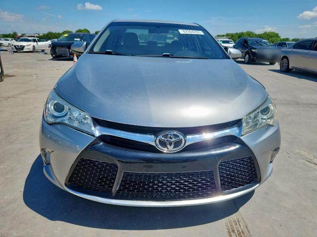 Sedans TOYOTA CAMRY 2015 Szary