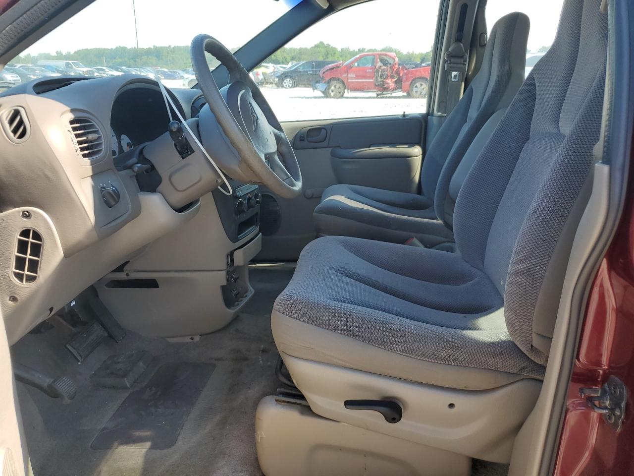 2001 Chrysler Voyager VIN: 1C4GJ25341B273720 Lot: 60911115