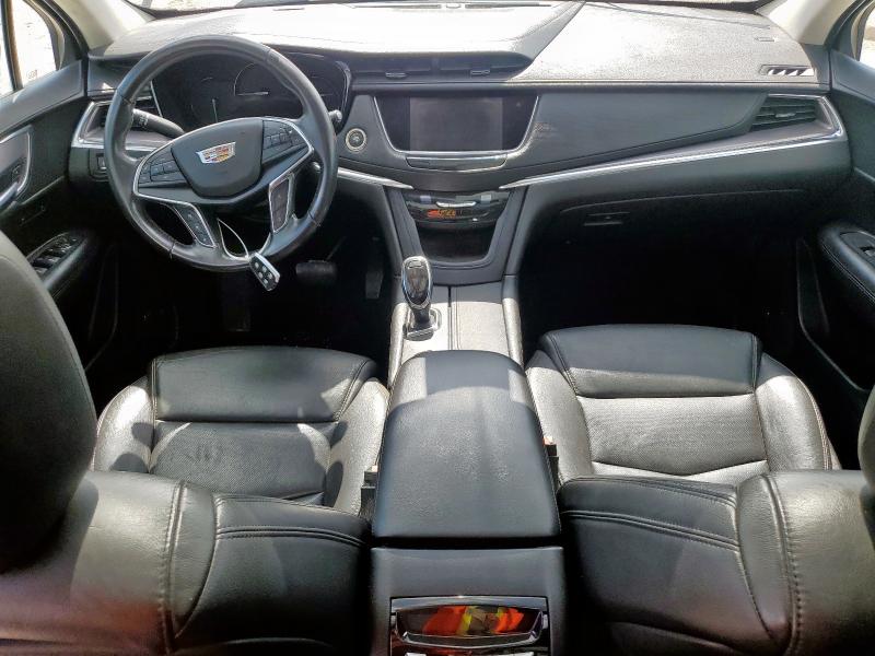  CADILLAC XT5 2019 Srebrny