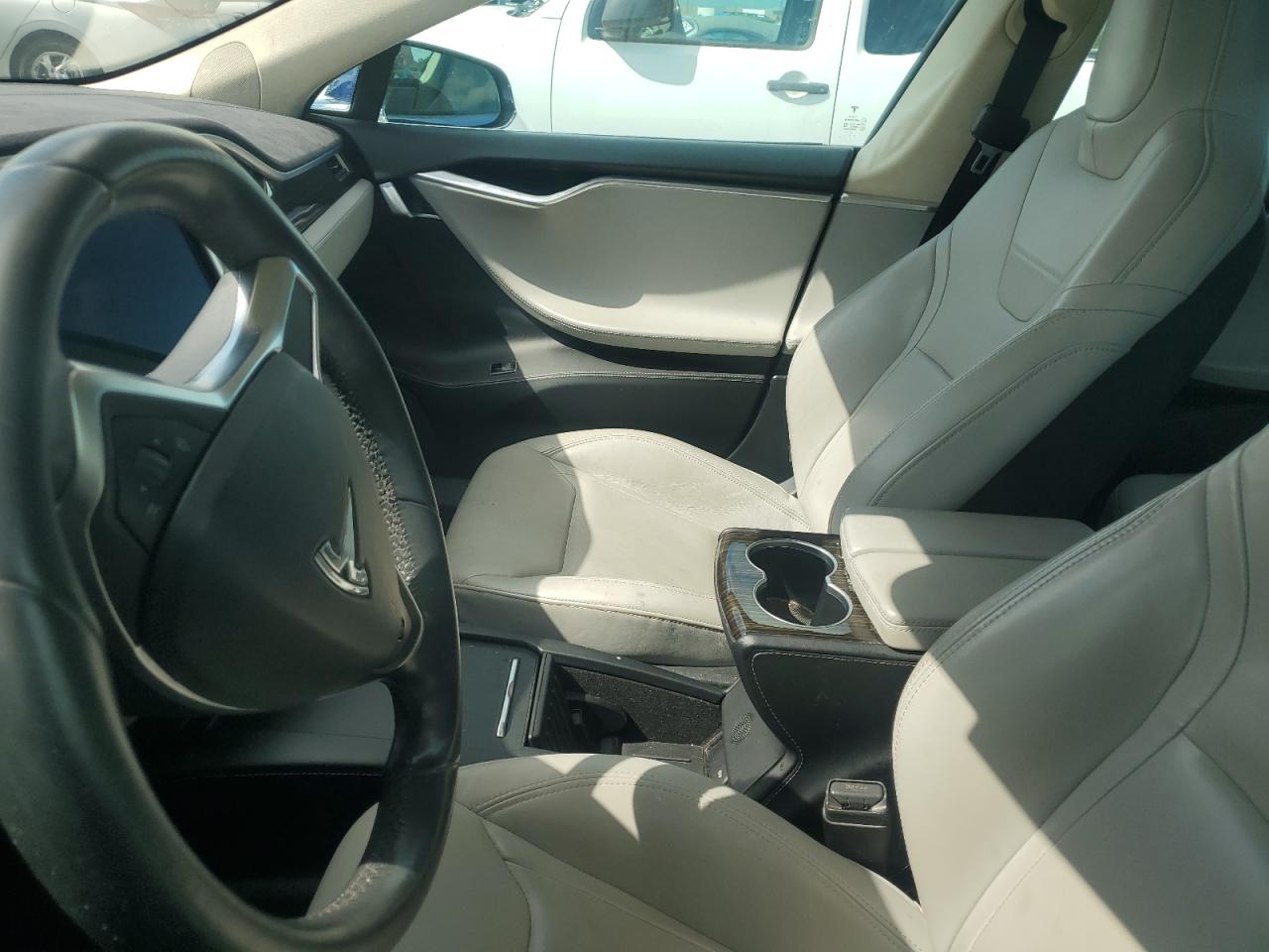2016 Tesla Model S VIN: 5YJSA1E29GF134975 Lot: 61823295