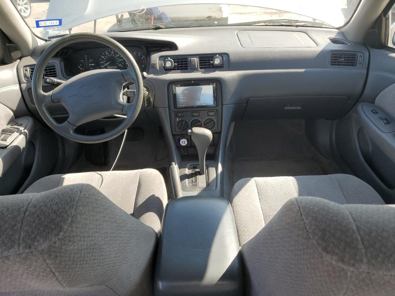 2000 Toyota Camry Ce VIN: JT2BG22K0Y0515261 Lot: 61638685