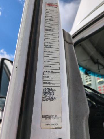 2014 KENWORTH T680 SEMI TRUCK