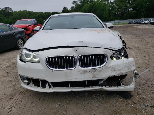  BMW 5 SERIES 2016 Белы