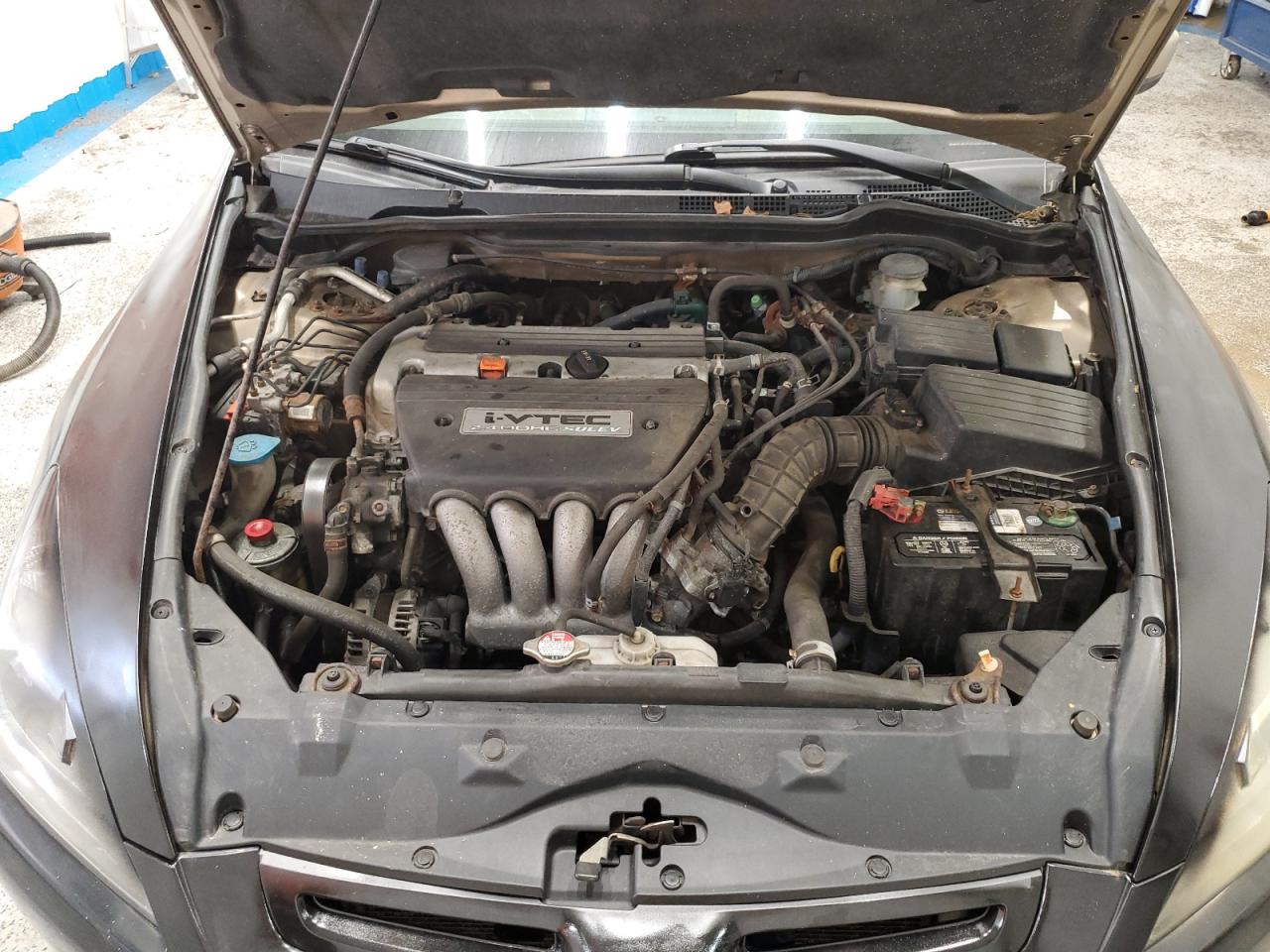 2004 Honda Accord Ex VIN: 1HGCM56624A017135 Lot: 61813325