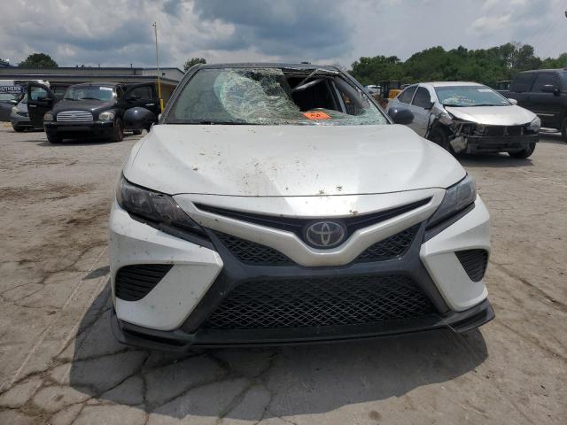  TOYOTA CAMRY 2020 Biały