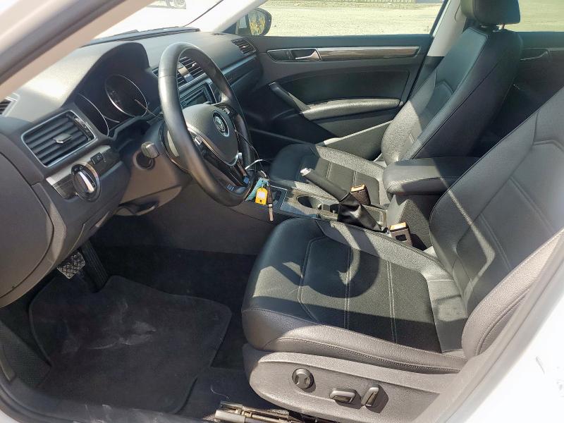  VOLKSWAGEN PASSAT 2018 Biały