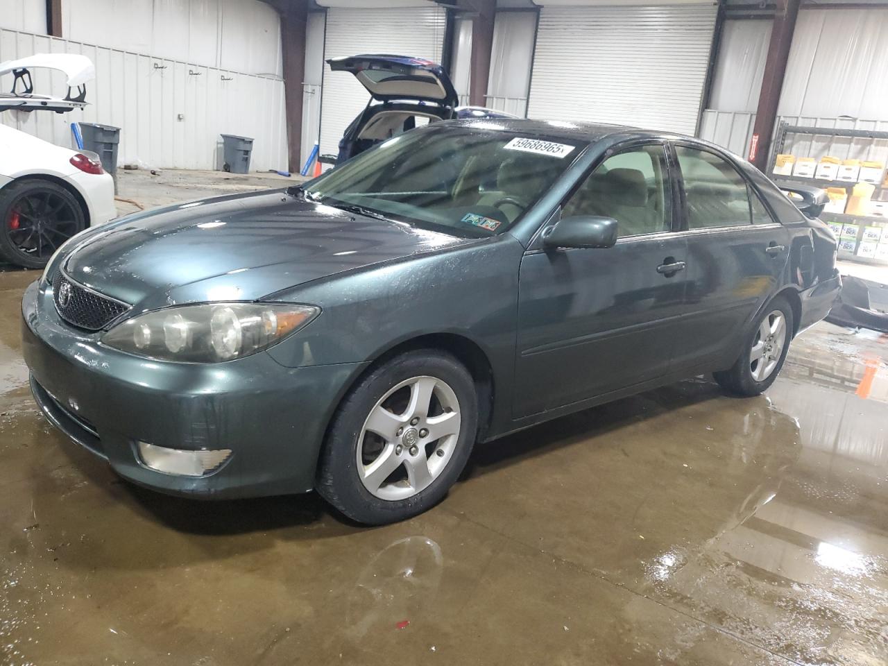 2005 Toyota Camry Le for Sale in West Mifflin, PA - Rear End