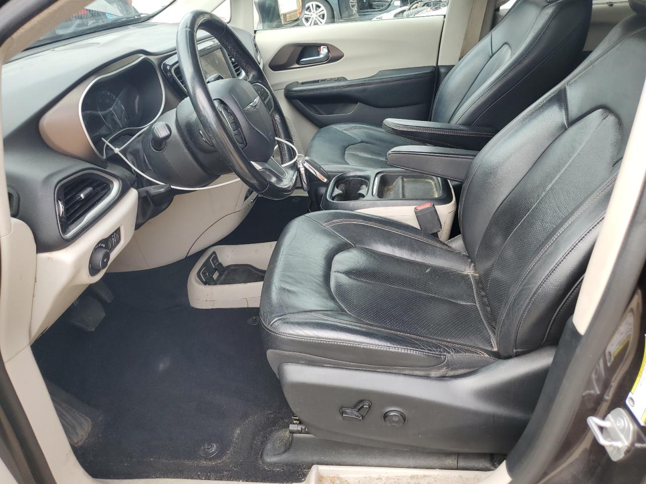 2019 Chrysler Pacifica Touring L VIN: 2C4RC1BG2KR650553 Lot: 62995955