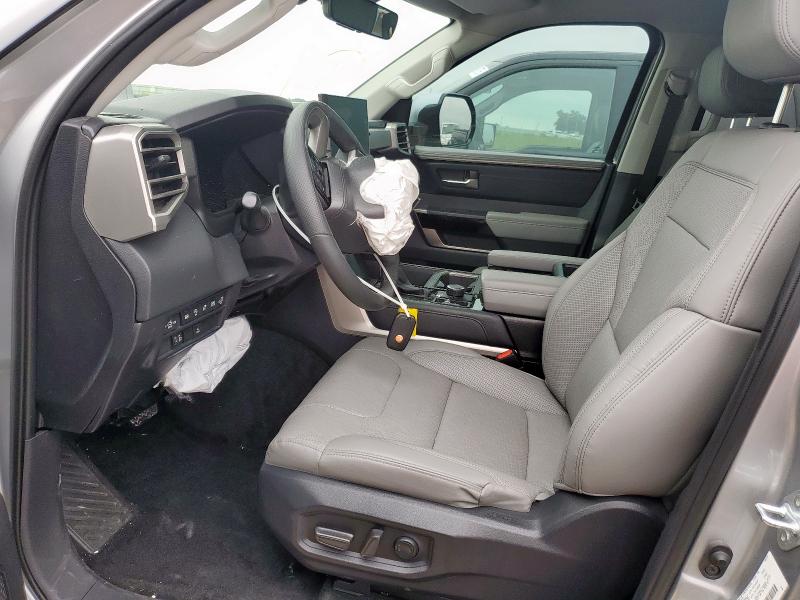  TOYOTA TUNDRA 2024 Srebrny