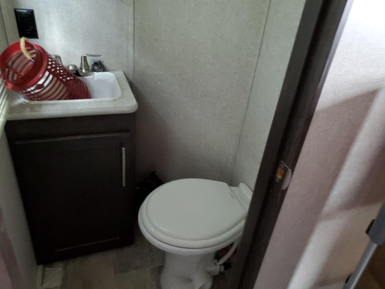 KEYSTERVCO ALL Models 2019 VIN 4YDF35725KR805008 photo 9