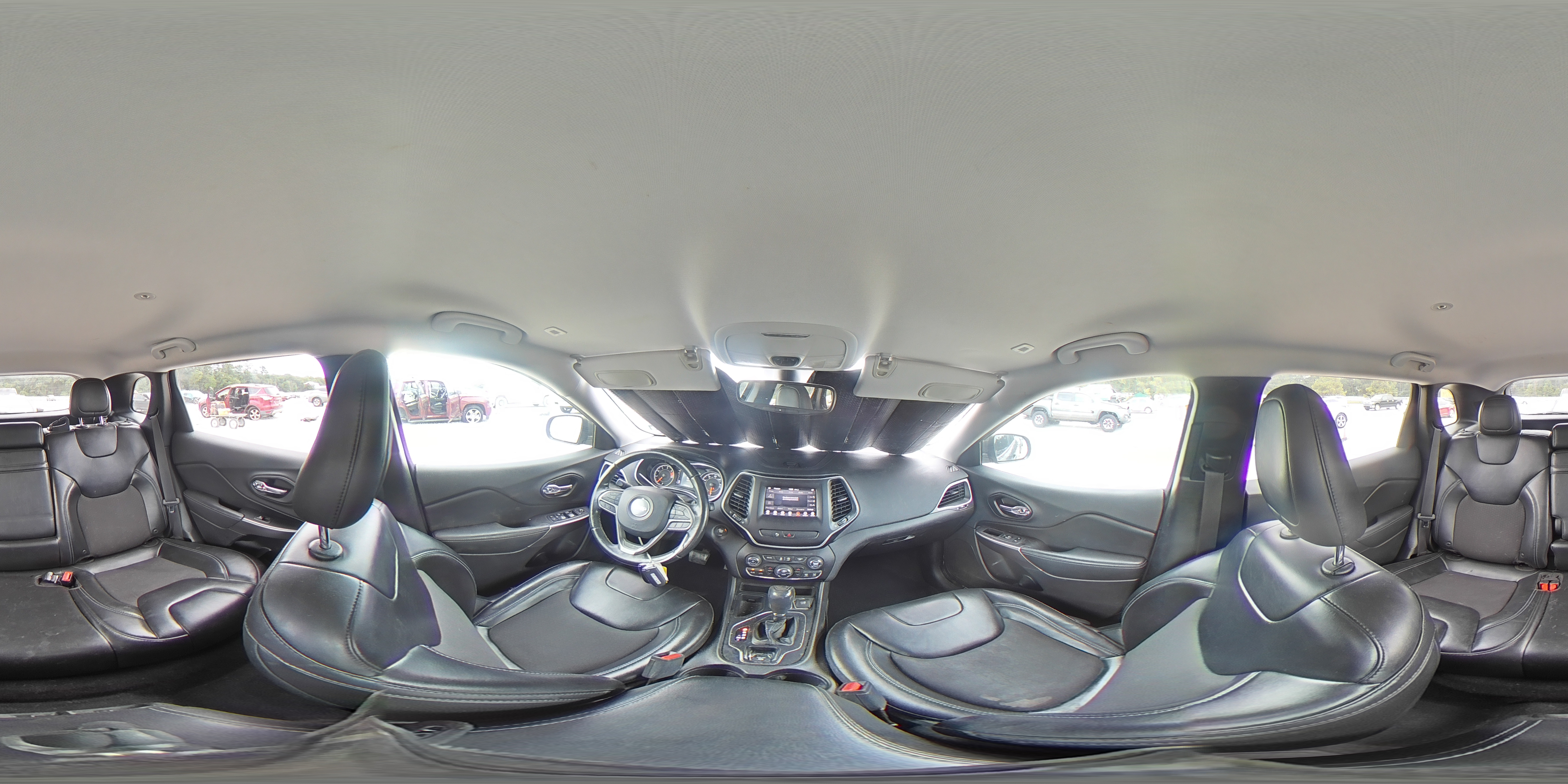 2019 Jeep Cherokee Latitude Plus VIN: 1C4PJLLB2KD307904 Lot: 61625565