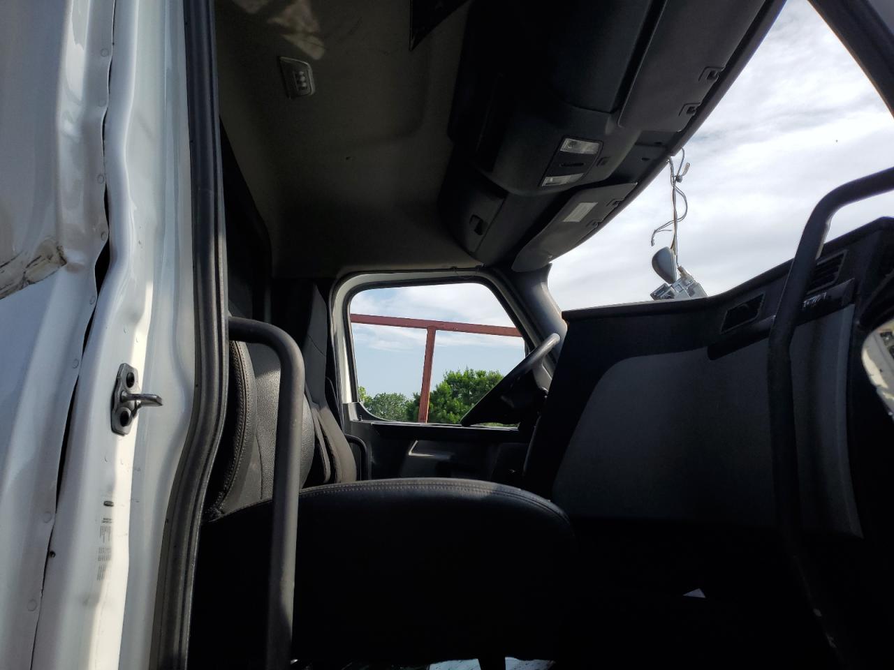 FREIGHTLINER ALL OTHER 2023 VIN 3AKJHTDV8PSUL9490 photo 5