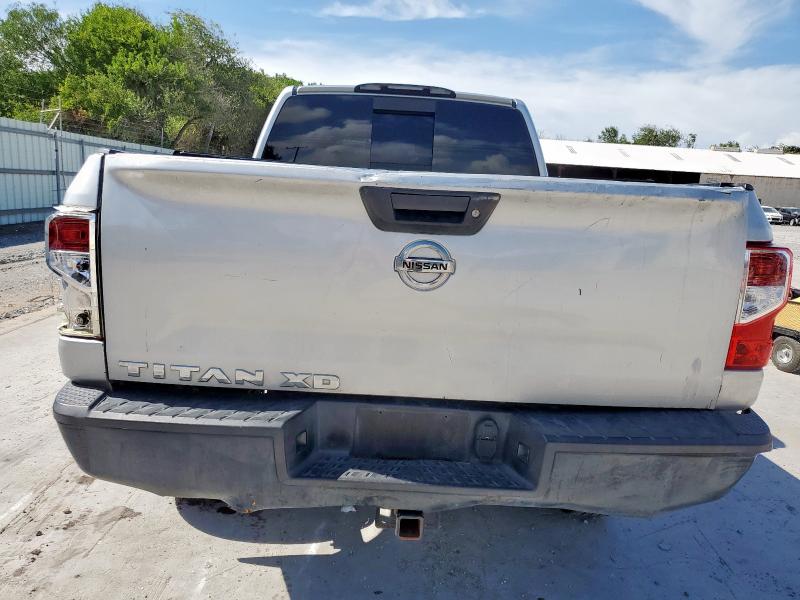  NISSAN TITAN 2017 Silver