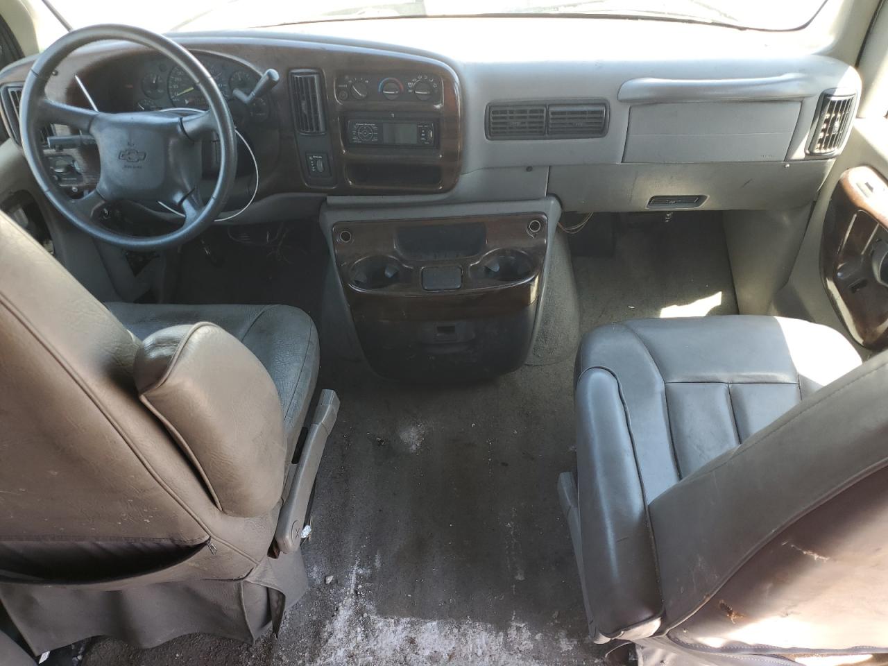 1998 Chevrolet Express G1500 VIN: 1GBFG15R5W1063475 Lot: 60685705