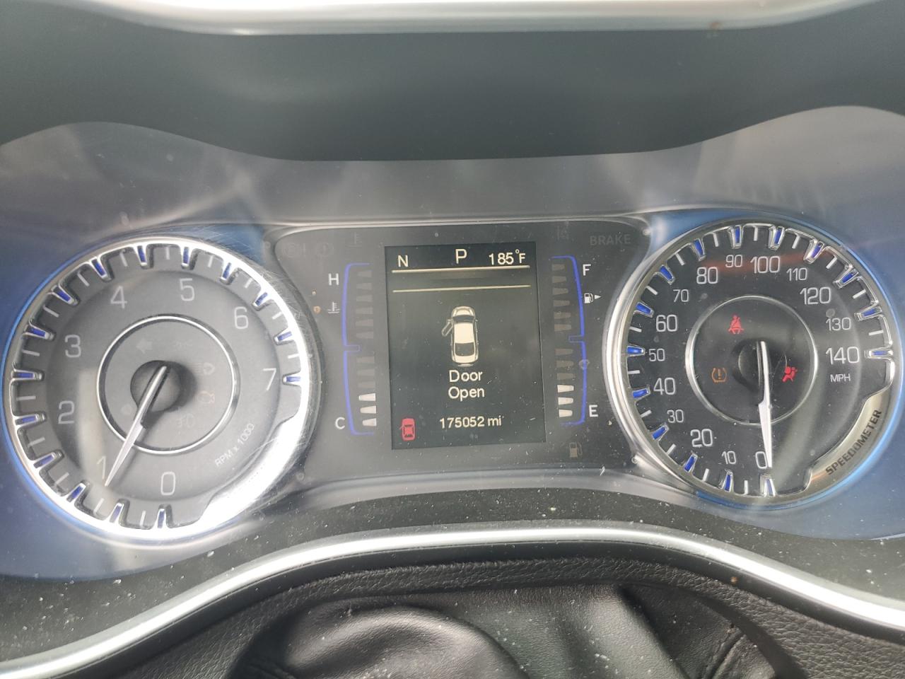 CHRYSLER 200 2015 VIN 1C3CCCAB4FN750572 фото 9