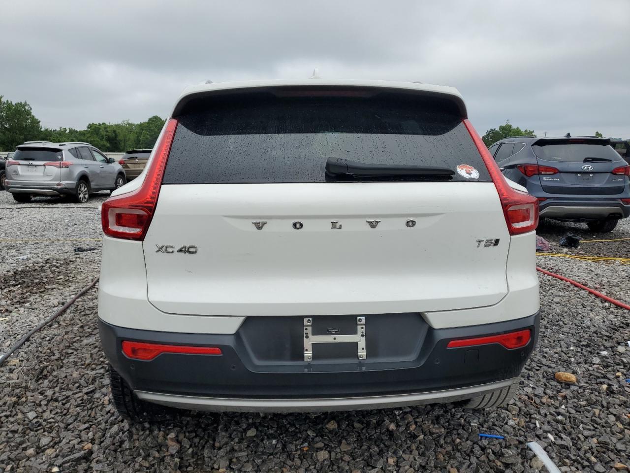 2019 Volvo Xc40 T5 Momentum VIN: YV4162UKXK2148302 Lot: 62927735