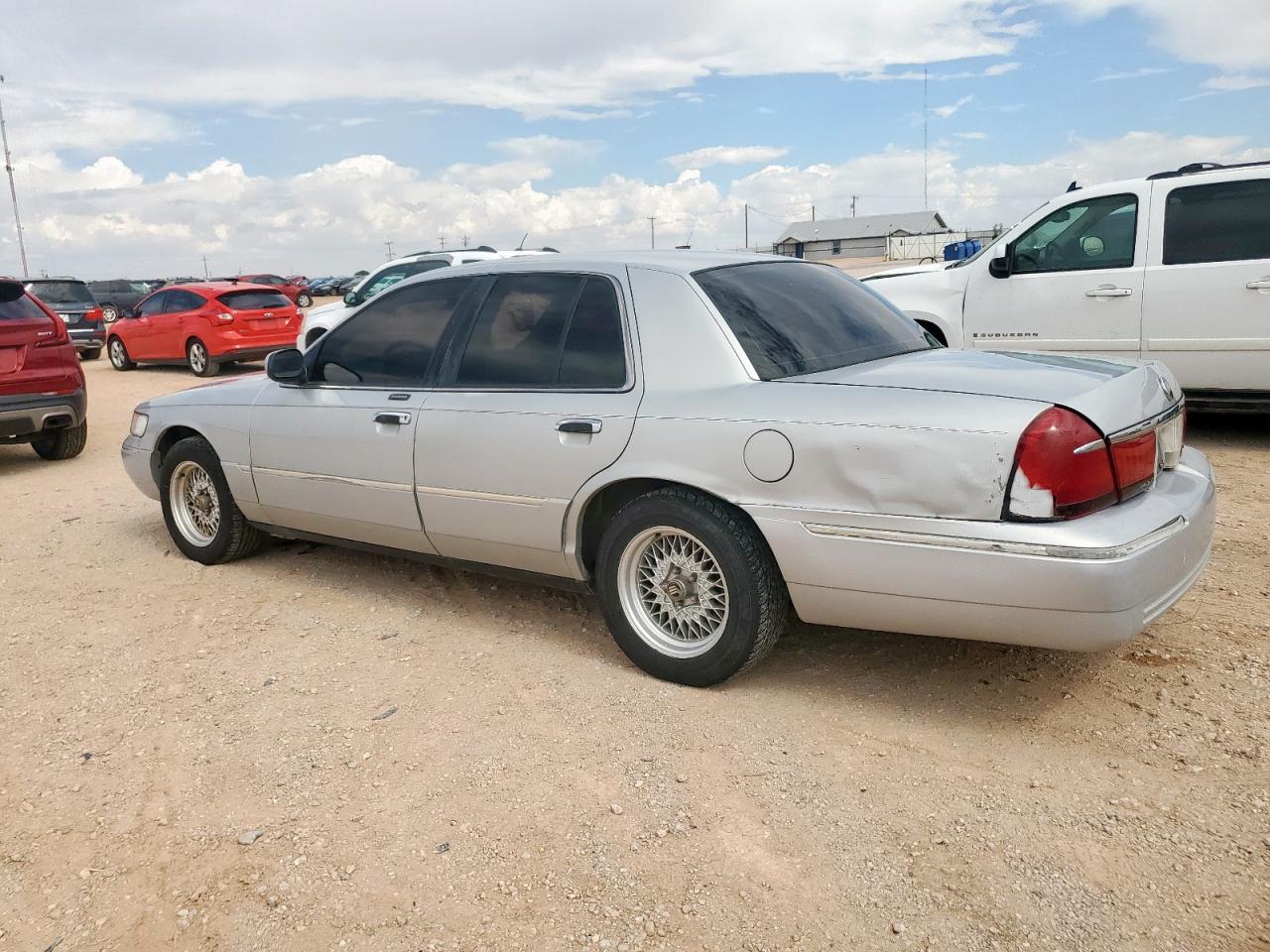 MERCURY GRMARQUIS 2001 VIN 2MEFM75W71X685071 zdjęcie 2