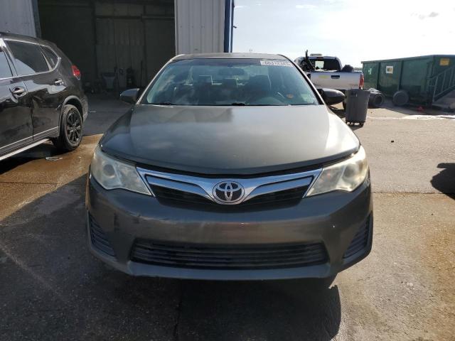  TOYOTA CAMRY 2013 Srebrny