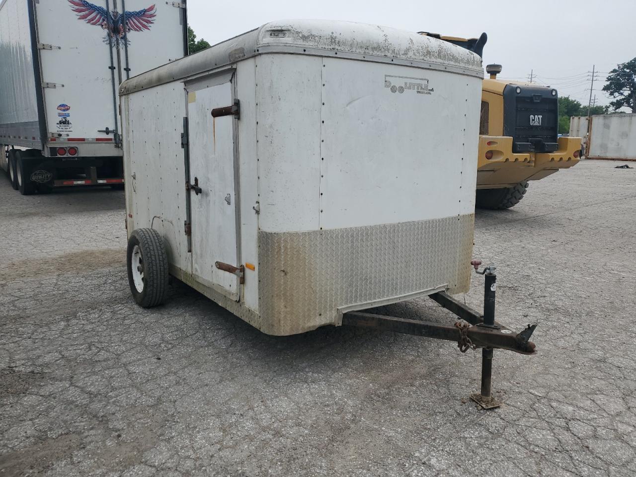 2004 Doolittle Enclosed Cargo Trailer na sprzedaż w Bridgeton, MO - All Over