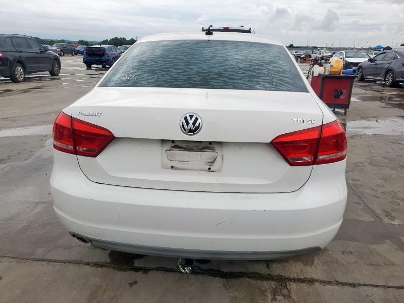 Седаны VOLKSWAGEN PASSAT 2014 Белы