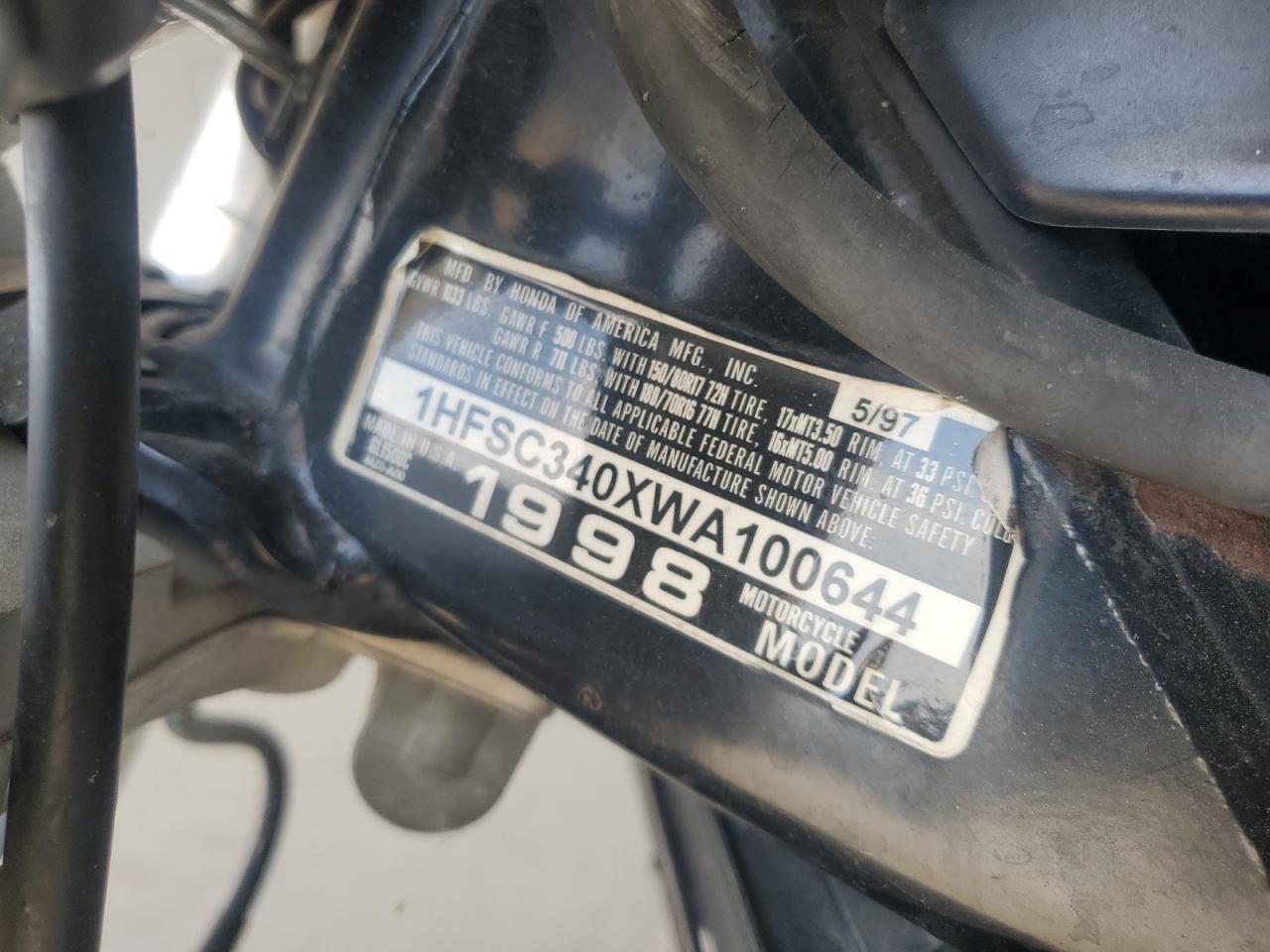 1998 Honda Gl1500 C/2 VIN: 1HFSC340XWA100644 Lot: 60908535