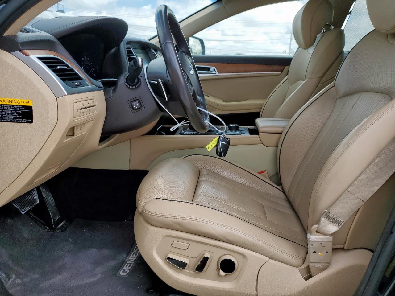 2015 Hyundai Genesis 3.8L VIN: KMHGN4JE4FU081535 Lot: 62321235