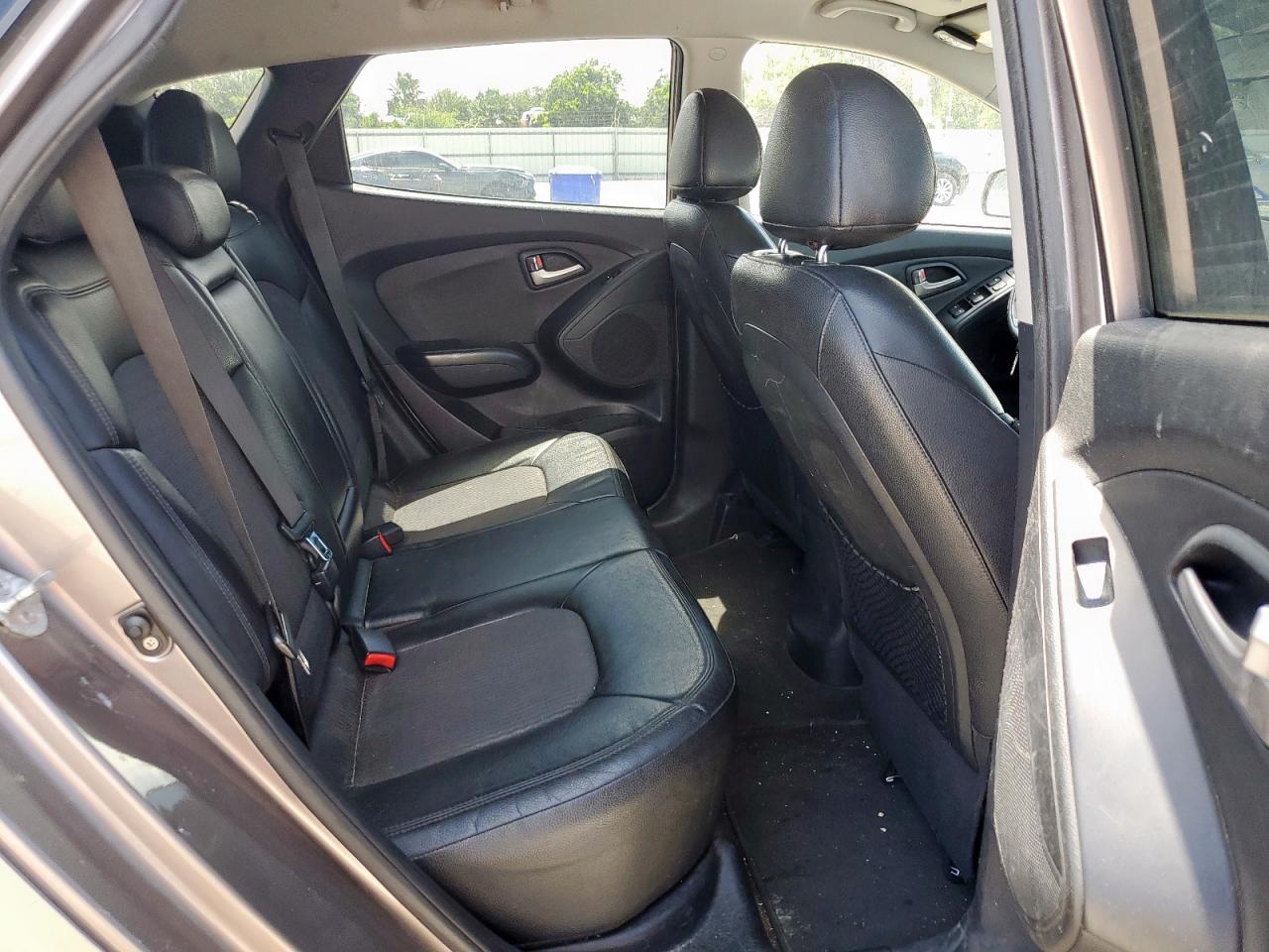 HYUNDAI TUCSON 2011 VIN KM8JU3AC3BU290955 zdjęcie 11