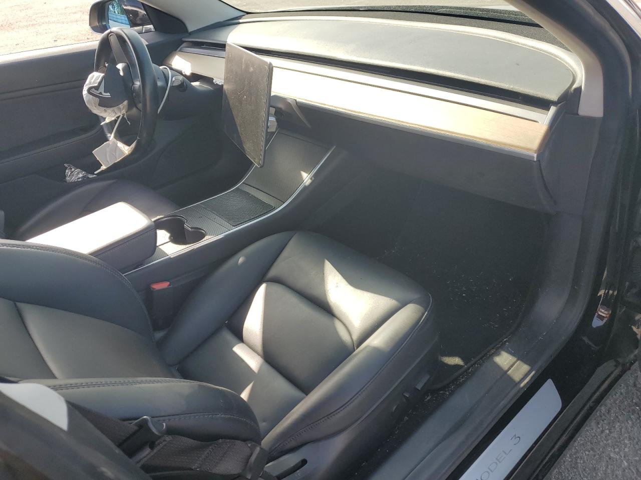 2018 Tesla Model 3 VIN: 5YJ3E1EA4JF041465 Lot: 61687105