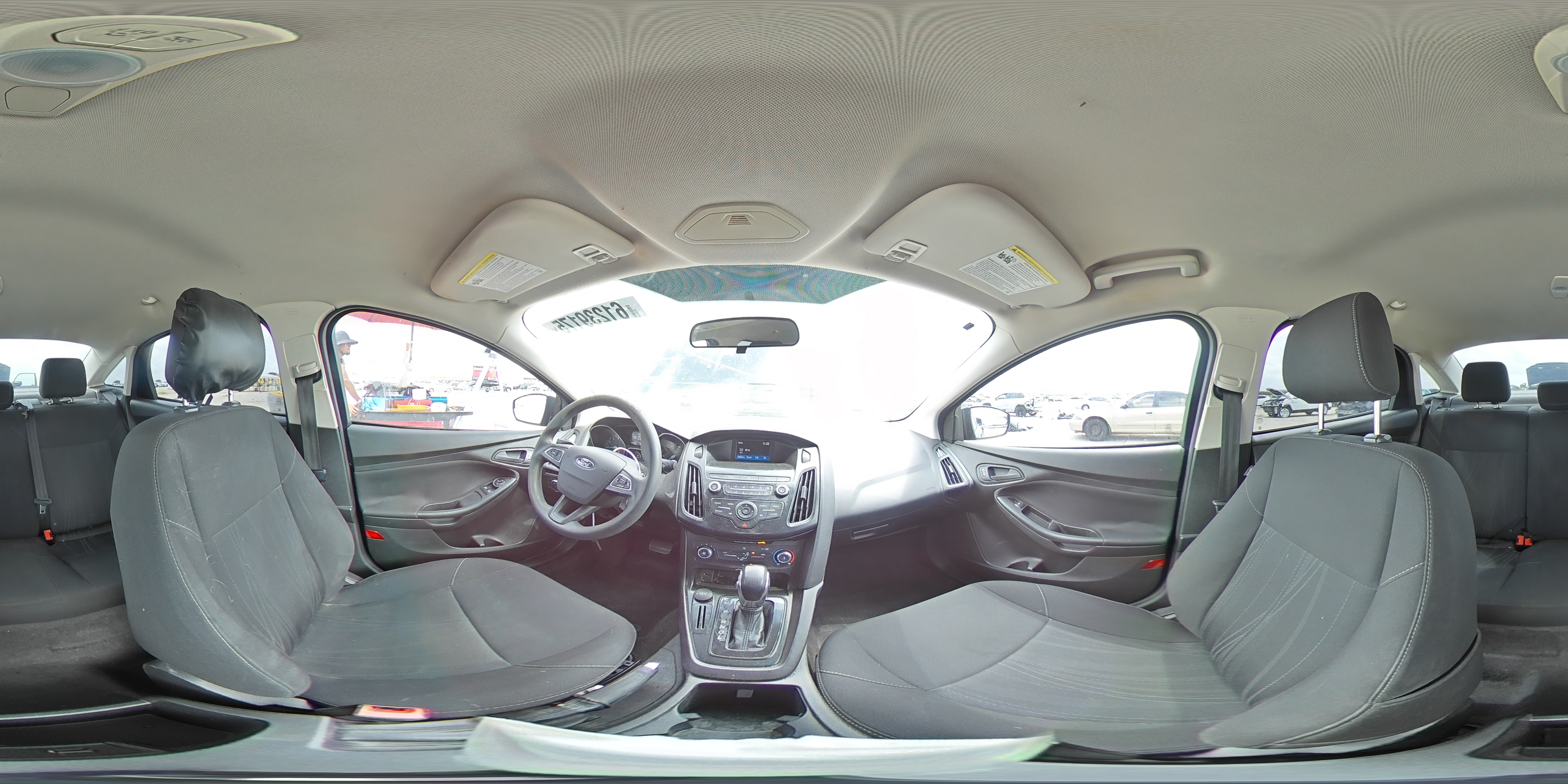 2018 Ford Focus S VIN: 1FADP3E24JL302230 Lot: 61239175