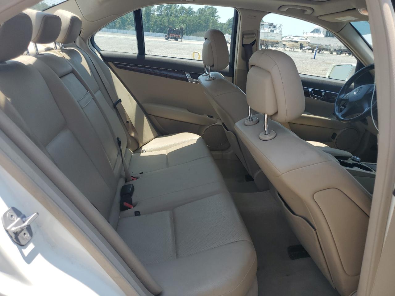 2011 Mercedes-Benz C 300 VIN: WDDGF5EB8BR185097 Lot: 62524365