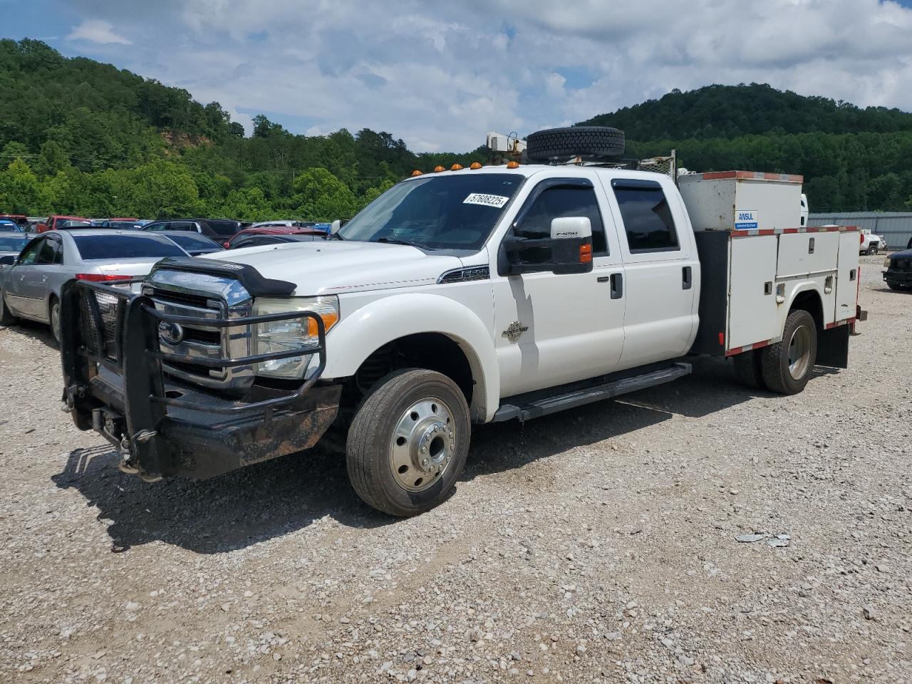 2011 Ford F550 Super Duty na sprzedaż w Hurricane, WV - Minor Dent/Scratches