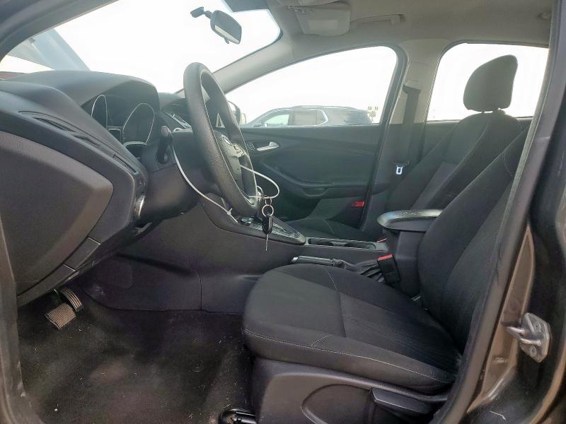 Hatchbacks FORD FOCUS 2015 Gray