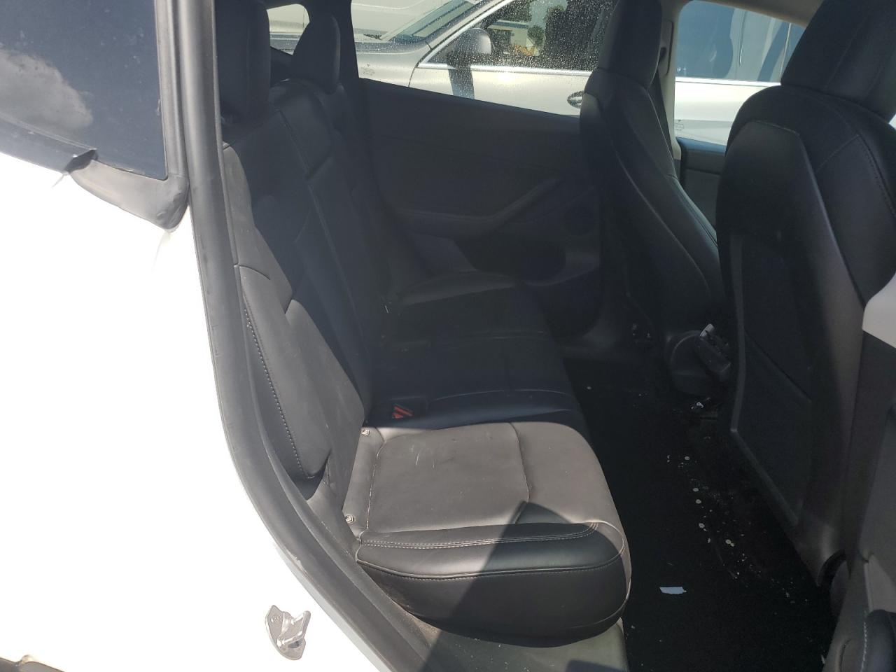 2022 Tesla Model Y VIN: 7SAYGDEF2NF540058 Lot: 63110375