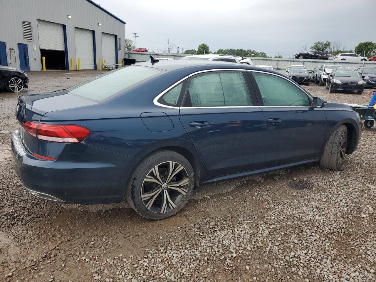 VOLKSWAGEN PASSAT 2021 VIN 1VWSA7A31MC007810 zdjęcie 3