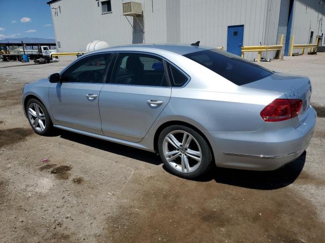 Sedans VOLKSWAGEN PASSAT 2014 Silver