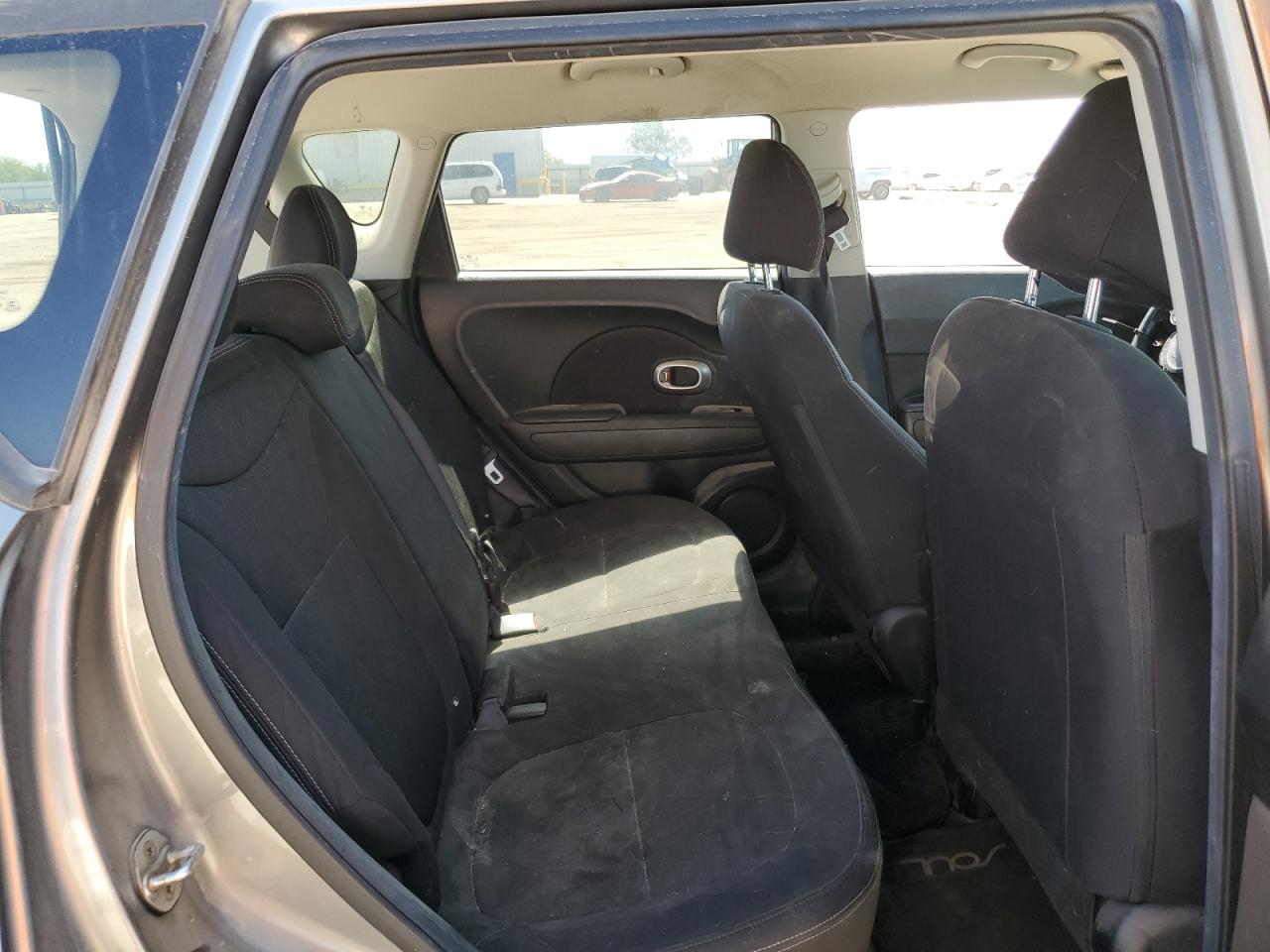 KIA SOUL 2018 VIN KNDJN2A23J7583626 photo 10
