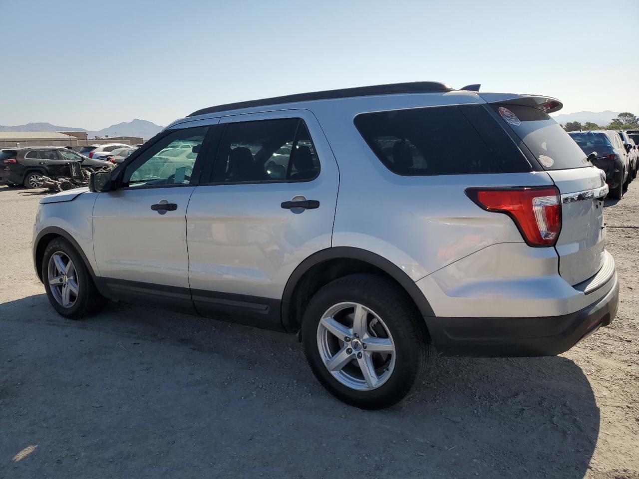 FORD EXPLORER 2018 VIN 1FM5K7B82JGC00667 фото 2