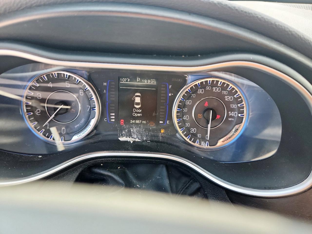 2015 Chrysler 200 Limited VIN: 1C3CCCAB0FN680374 Lot: 60542615