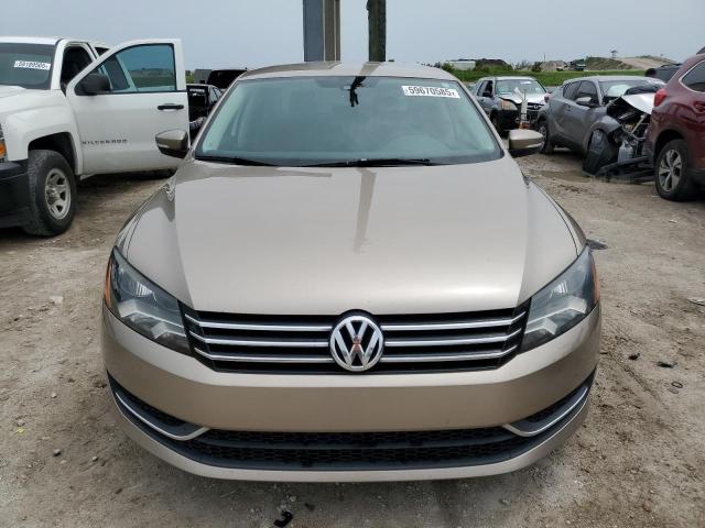 Sedans VOLKSWAGEN PASSAT 2015 Gold