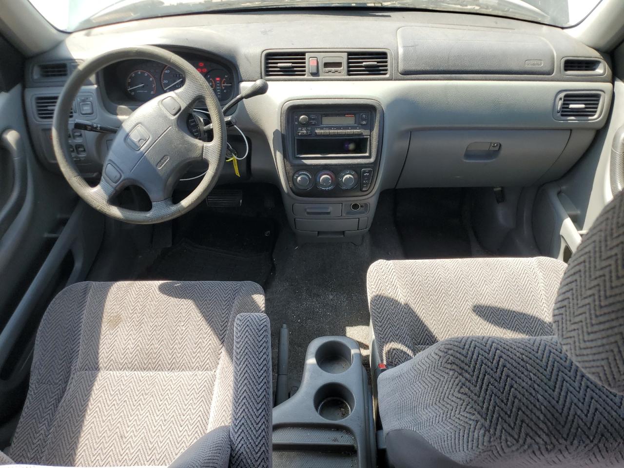 1998 Honda Cr-V Lx VIN: JHLRD2846WC018138 Lot: 62584055