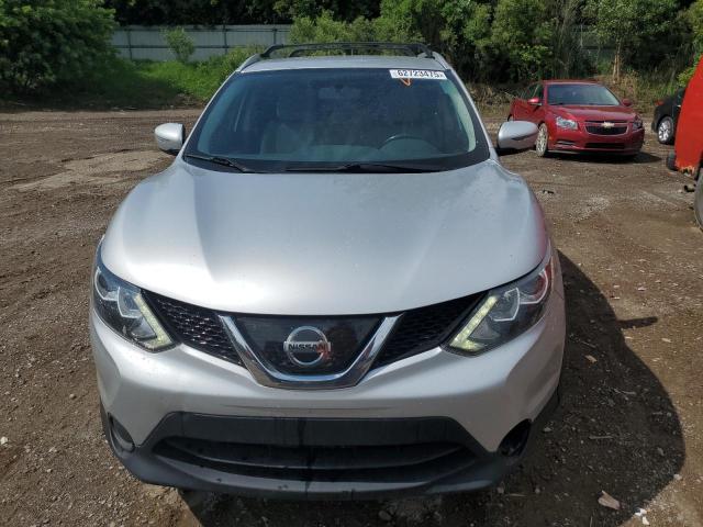  NISSAN ROGUE 2018 Серебристый