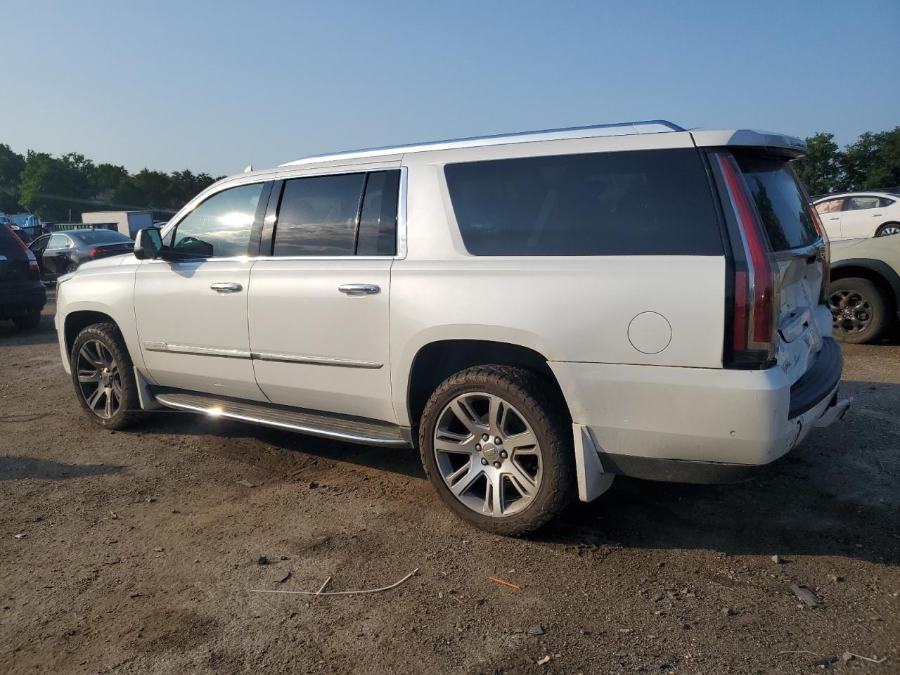 CADILLAC ESCALADE 2017 VIN 1GYS4HKJ5HR224285 фото 2