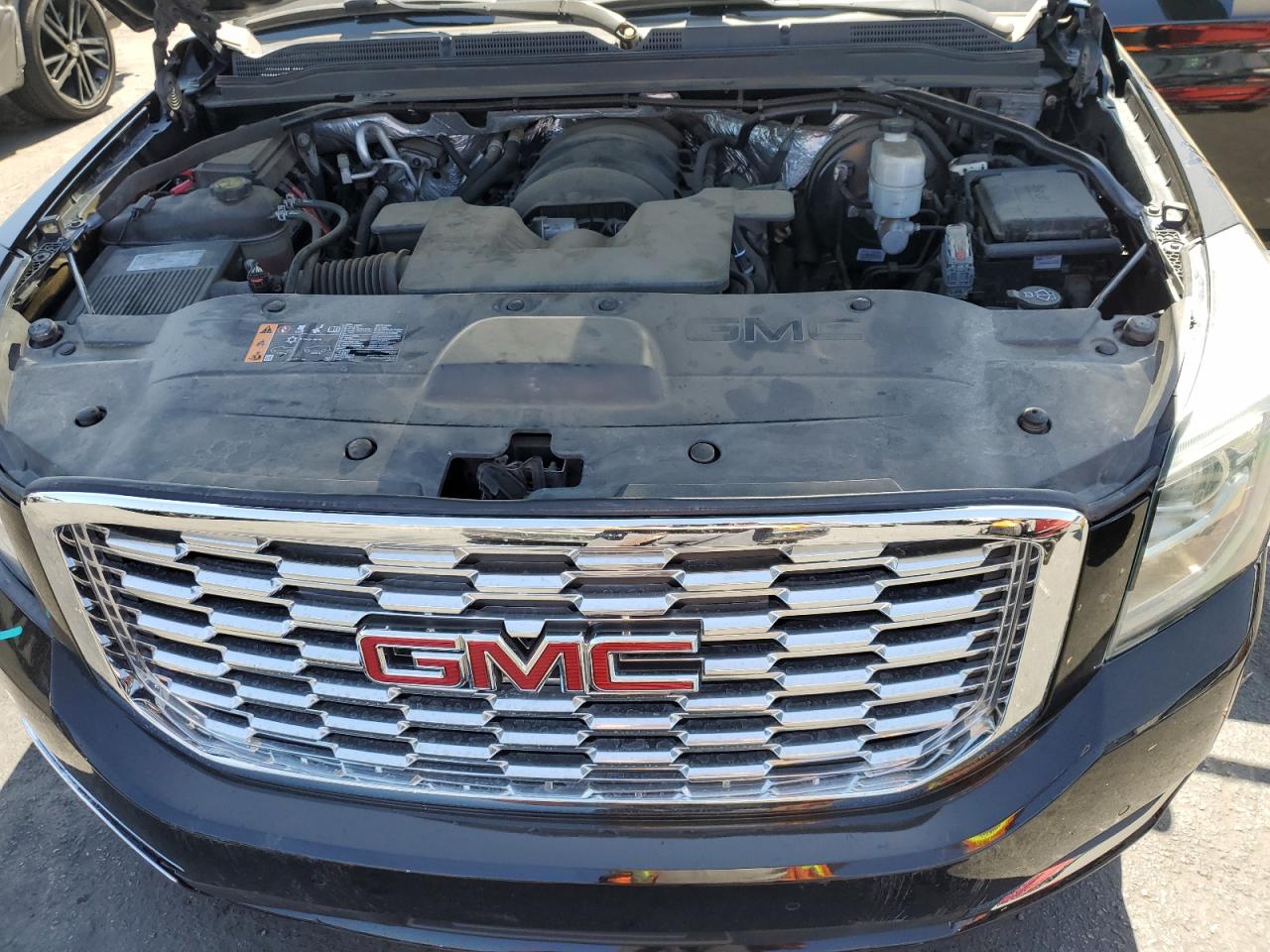 2018 GMC Yukon Xl Denali VIN: 1GKS1HKJ3JR197421 Lot: 62004275