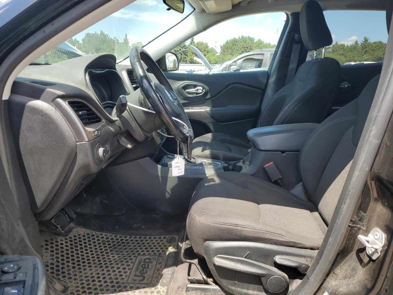 2019 Jeep Cherokee Latitude VIN: 1C4PJLCB2KD223162 Lot: 62542425