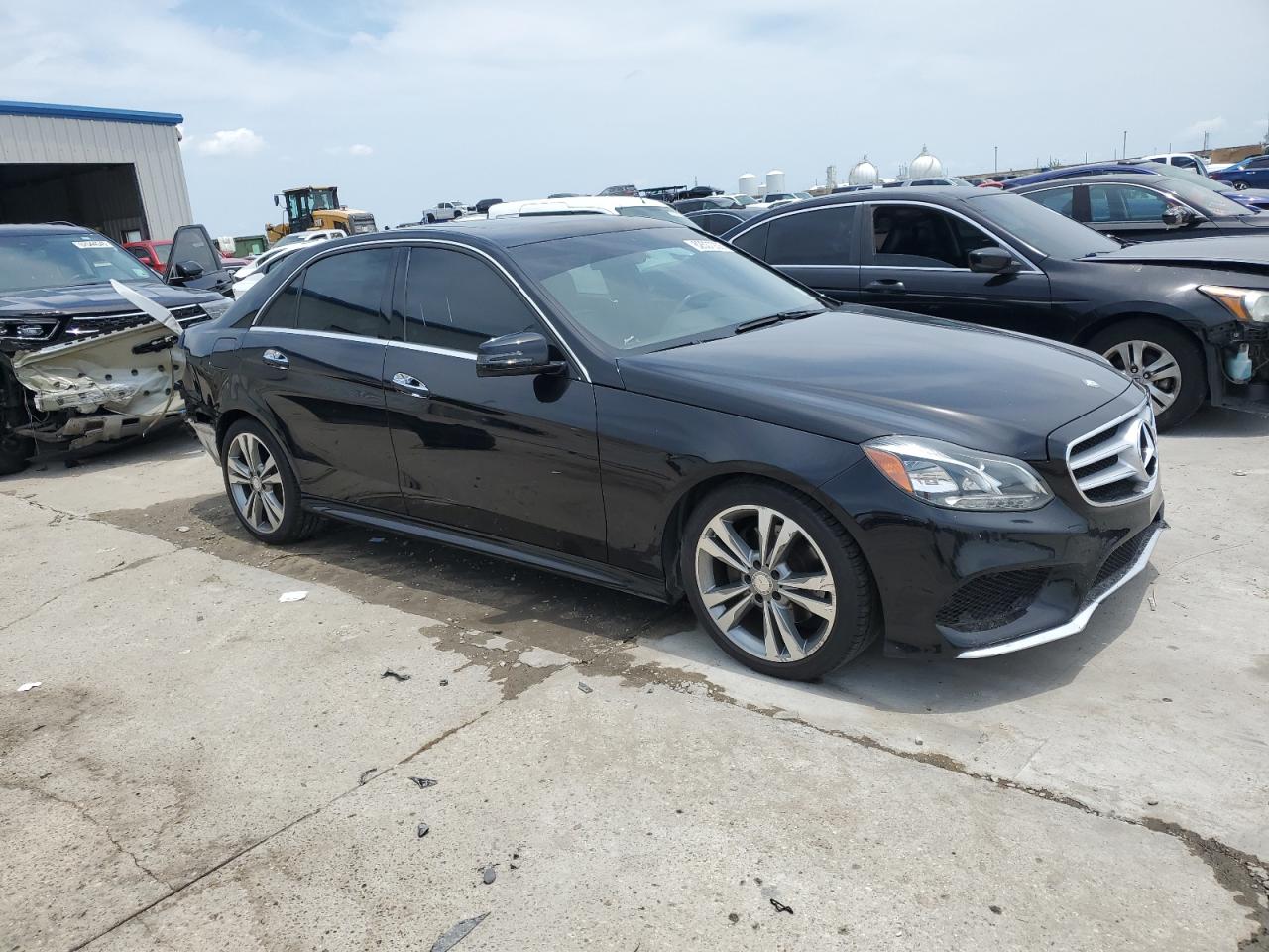 MERCEDES-BENZ E-CLASS 2014 VIN WDDHF5KB6EA924317 zdjęcie 4