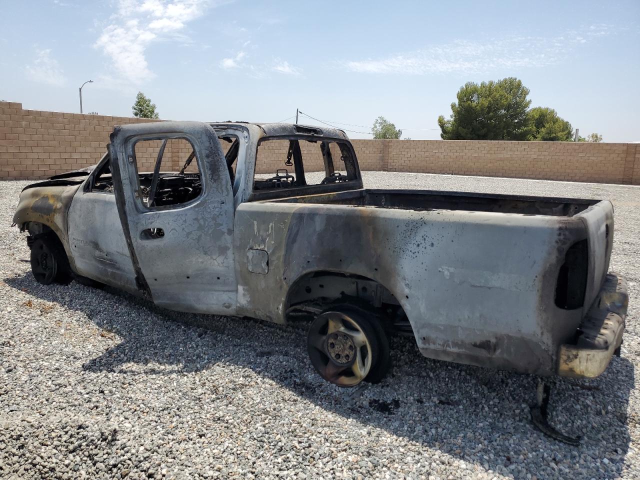 2004 Toyota Tundra Access Cab Sr5 VIN: 5TBBT44104S452083 Lot: 62192855