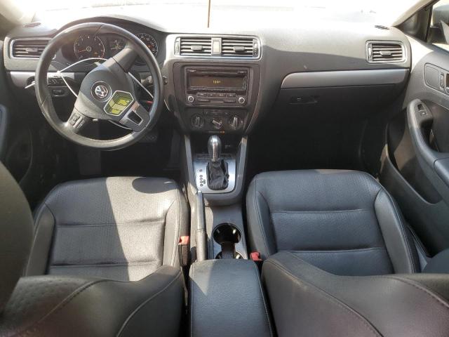 Sedans VOLKSWAGEN JETTA 2013 Szary